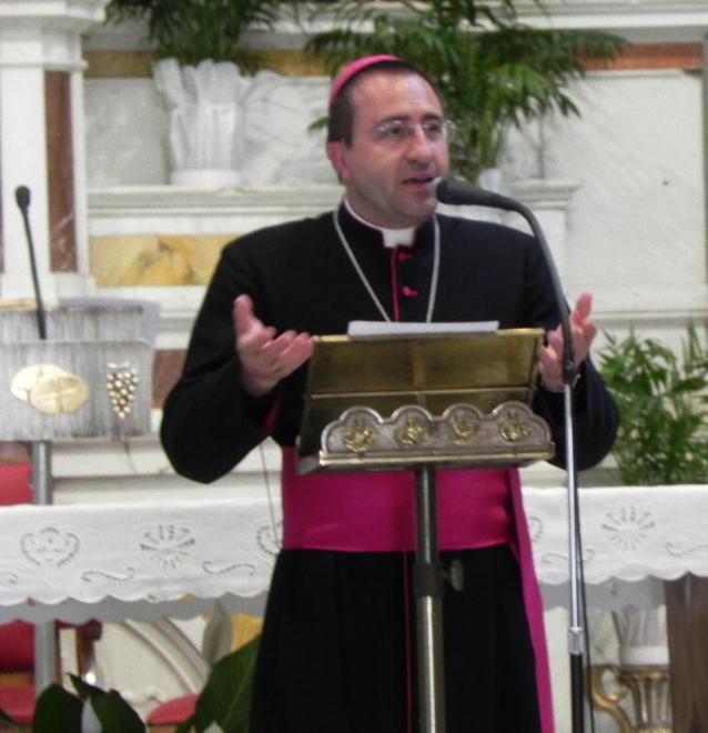I giovani incontrano Ezio Aceti e il vescovo
