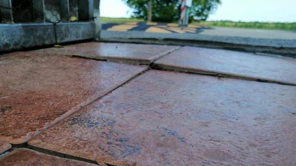 Dossi rumorosi, la casa vibra Poi le buche e i tir “selvaggi”