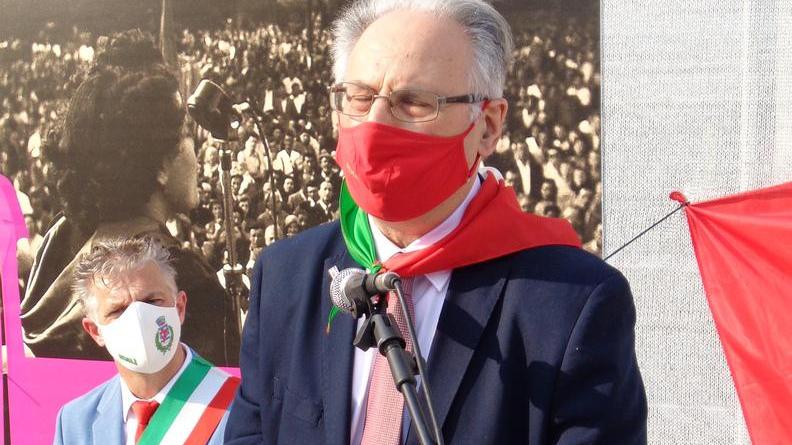Monumento alla rotatoria «Dedicata allo sportivo»