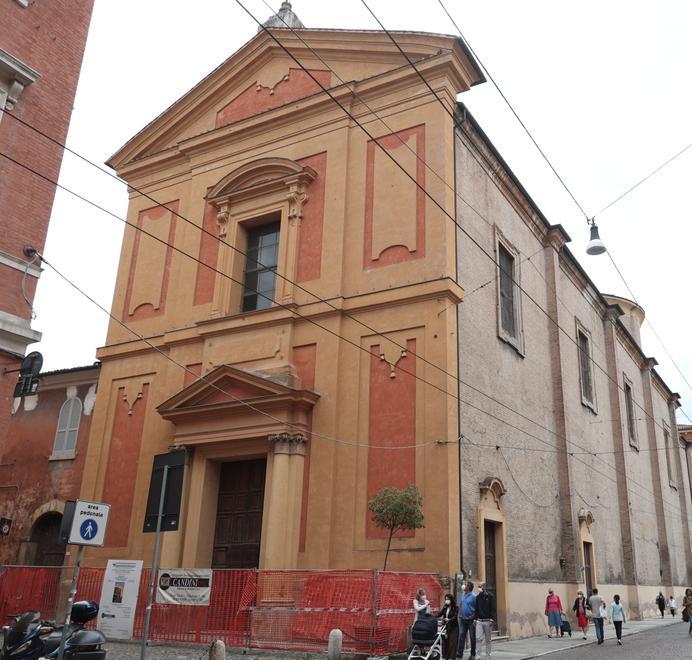 Modena, San Biagio.  La cupola decorata con gli affreschi del celebre Mattia Preti 