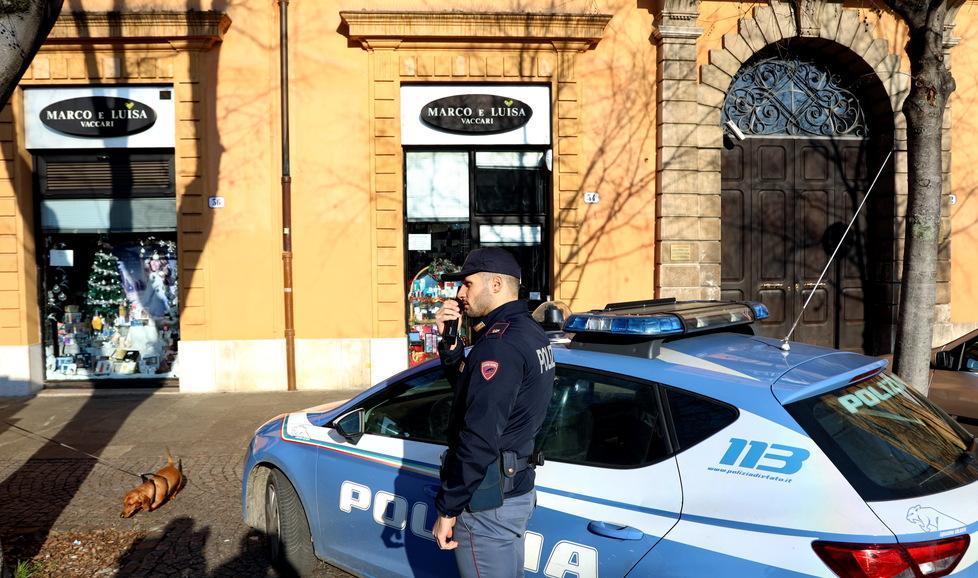 Modena, l'altra vittima del rapinatore-stupratore: «Credevo che il mio aggressore fosse morto Mi legò e imbavagliò nello sgabuzzino» 