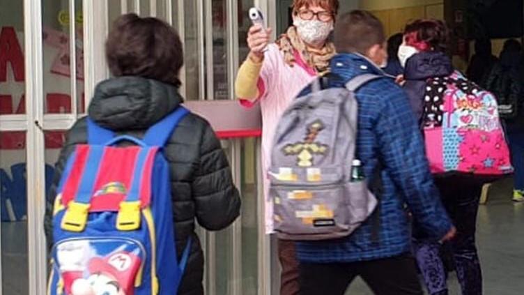 Copparo. Protesta alla primaria: «I nostri bambini senza tempo pieno»