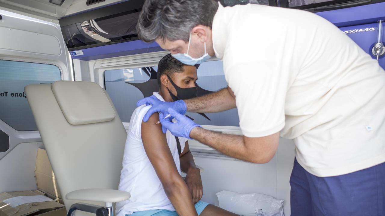 Altri diecimila vaccinati da Ferragosto a Livorno, ma un livornese su quattro non è protetto