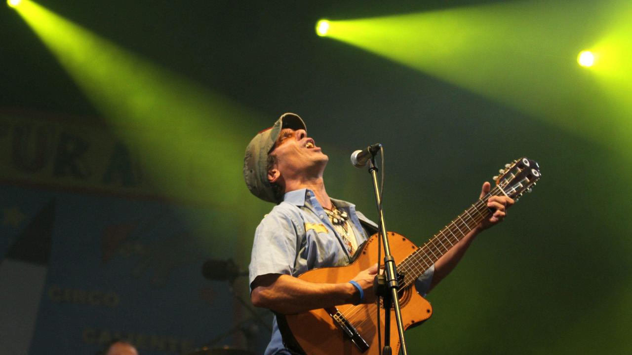 Benvenuto a casa “Clandestino”, è la notte del concerto di Manu Chao a Livorno