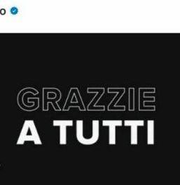 Il saluto con l’errore E i social si scatenano