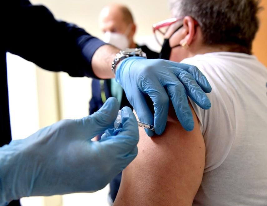 Vaccinarsi diventa più facile Cade l’obbligo di prenotazione 