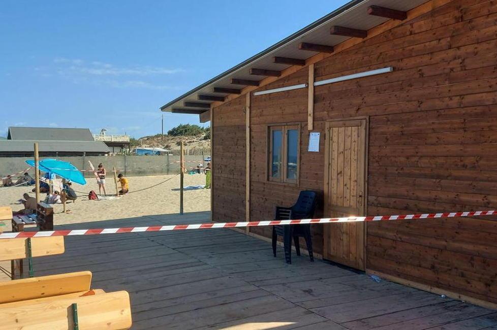 Tirrenia, il Parco dà l’altolà a uno stabilimento balneare 
