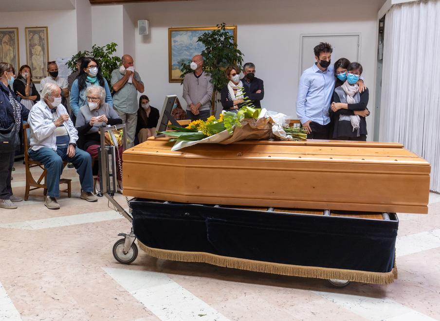 Ieri l’ultimo saluto all’ispettore capo Alberto Capponi
