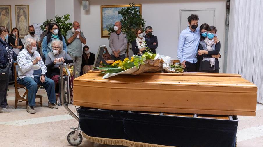 Ieri l’ultimo saluto all’ispettore capo Alberto Capponi