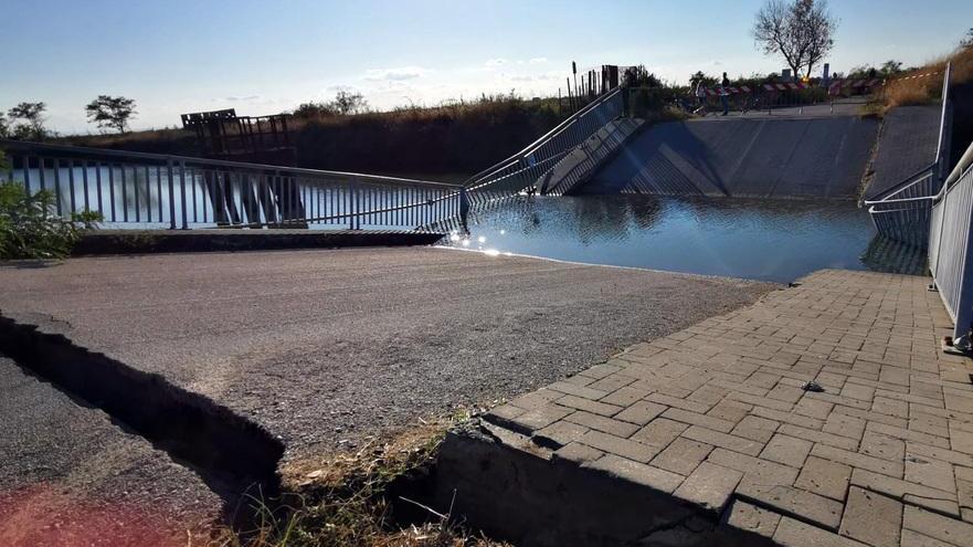 Comacchio, ponte della salina crollato: dopo la paura il Comune corre ai ripari