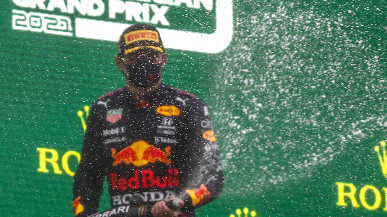 L'esultanza sul podio di Max Verstappen