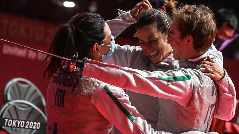 La squadra azzurra di fioretto femminile