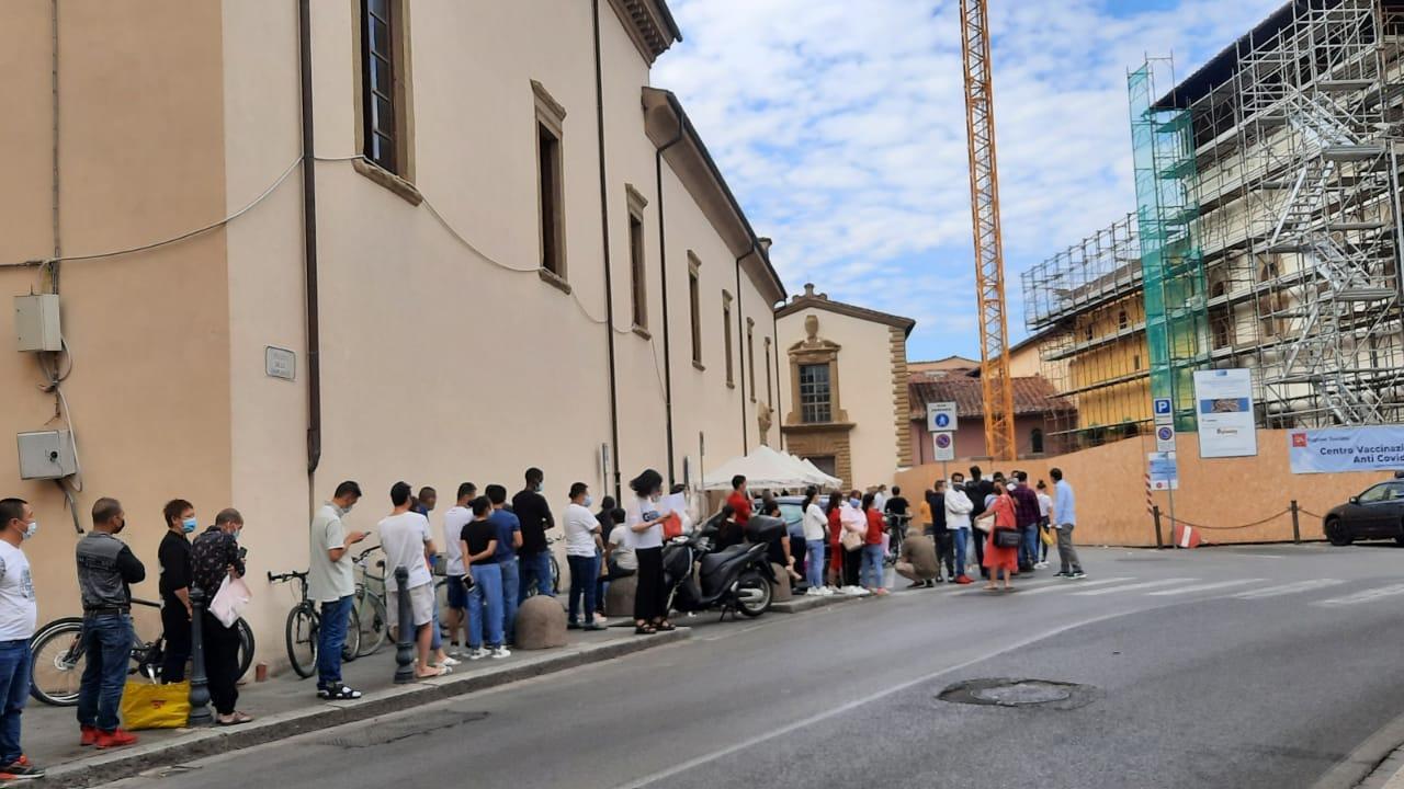 La fila davanti al Pellegrinaio Novo