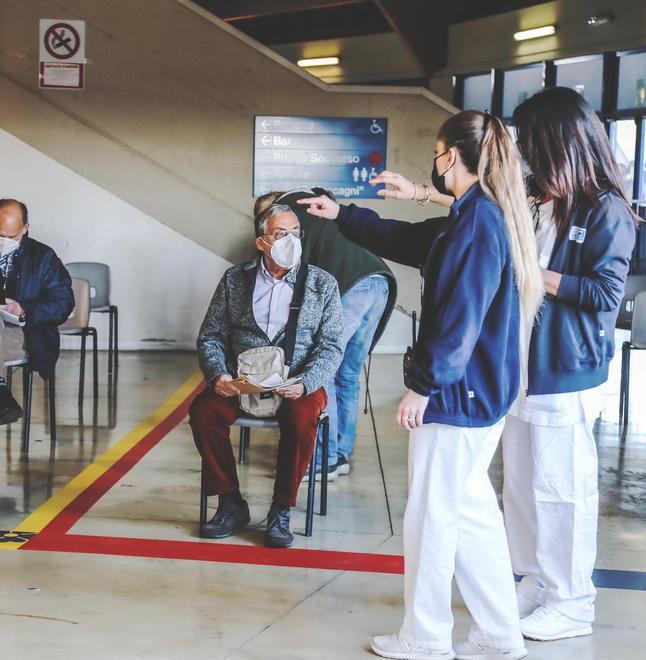 L’Asl allunga fino al 31 ottobre la vaccinazione al pala Modigliani di Livorno - Il piano 