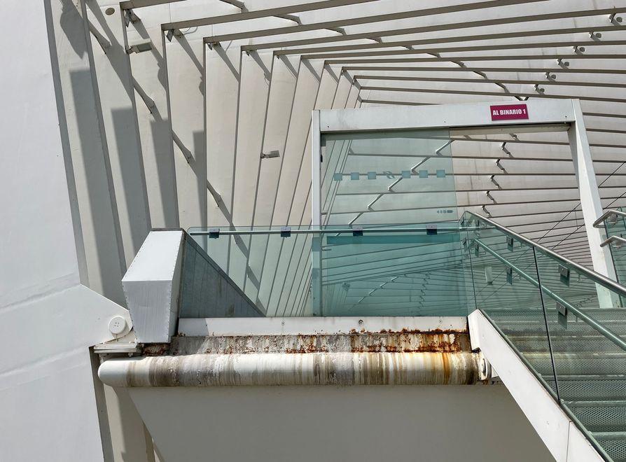 Mediopadana, il gioiello targato Calatrava mostra i segni del tempo 