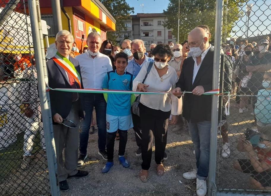L’inaugurazione del campo da calcetto in sintetico di Sant’Ilario, domenica scorsa alla presenza di Stefano Bonaccini, presidente della Regione Emilia Romagna