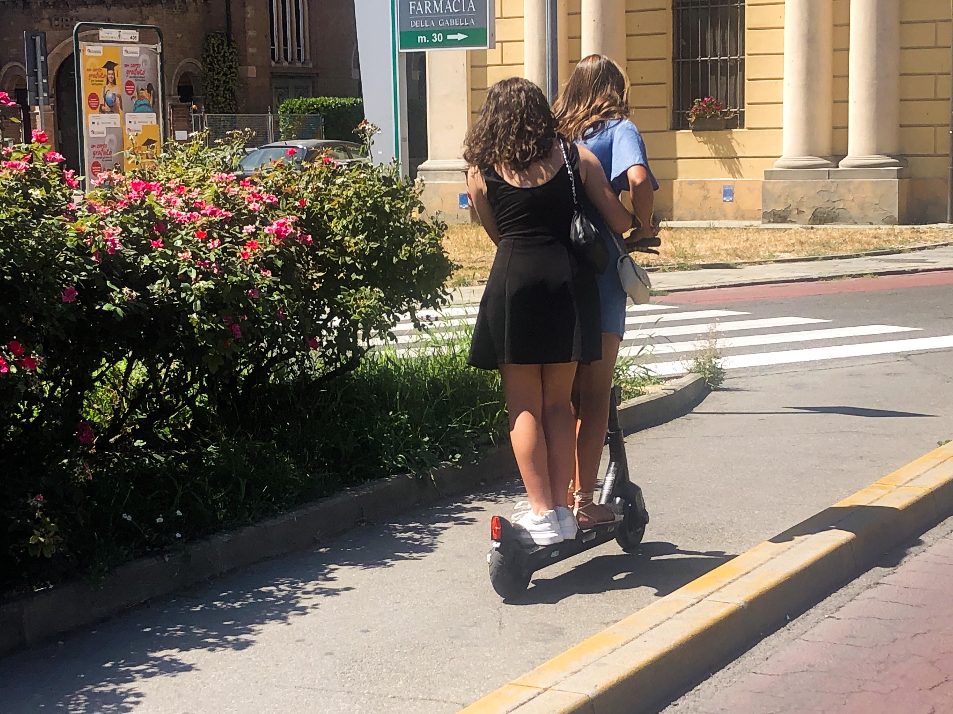 Utilizzo dei monopattici elettrici, via libera alla legge della giunta toscana