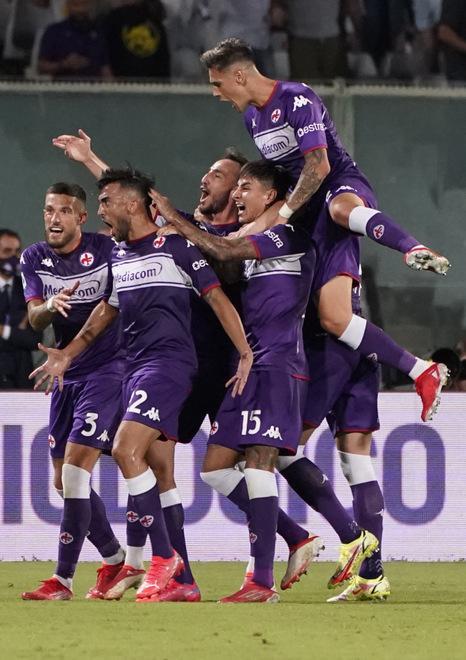 Viola, che bel compleanno E chissà che dal mercato non arrivi una sorpresa