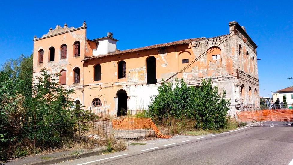 Ex Nobel, storia infinita strada chiusa a lungo