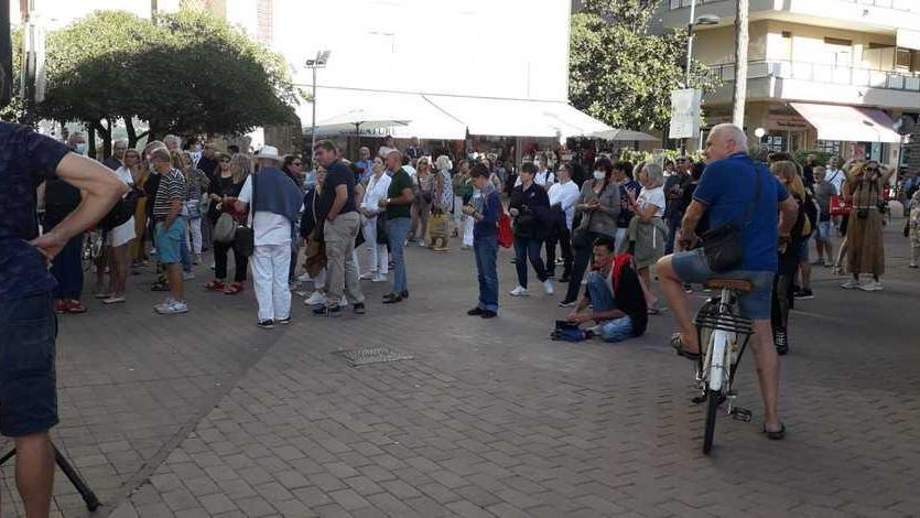 Nuova manifestazione degli oppositori a vaccino e green pass