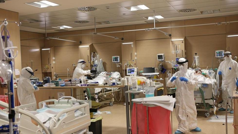 Un uomo di 69 anni morto per Covid Sono 44 i nuovi casi a Reggio e provincia