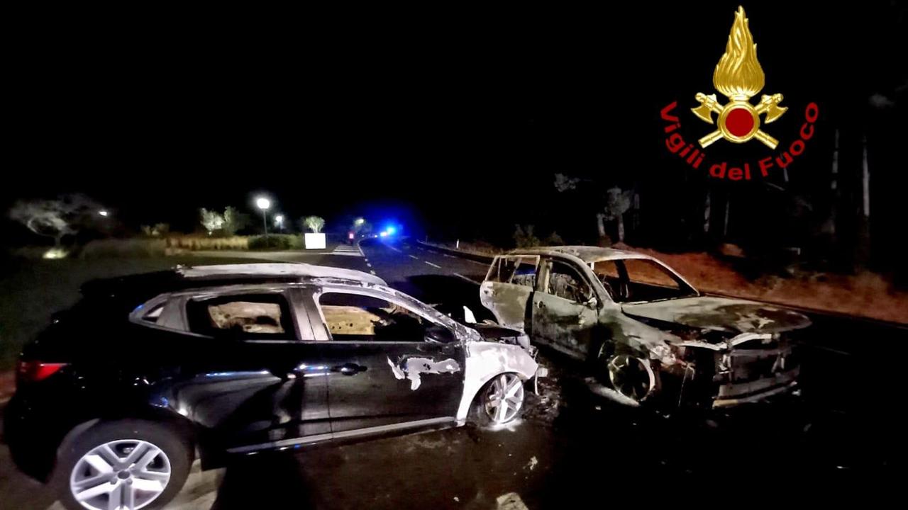 Arzachena, incidente sulla sp 59: le auto prendono fuoco