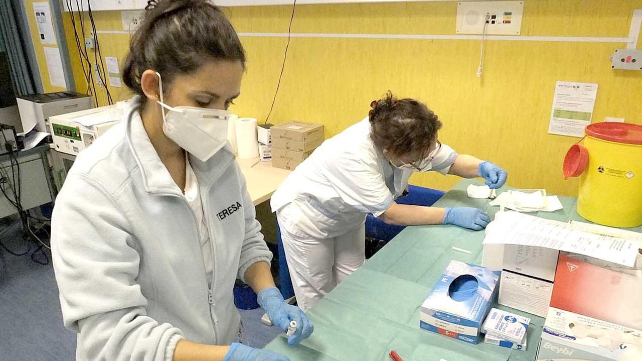 Covid, nel Ferrarese i contagi si fermano a dieci, ma ci sono altri cinque ricoveri