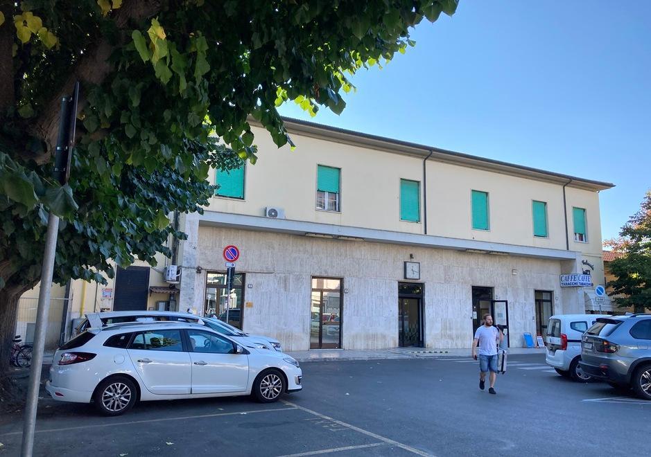 Stazione ferroviaria di Cecina, ok al progetto di riqualificazione. «Un anno di lavori» 