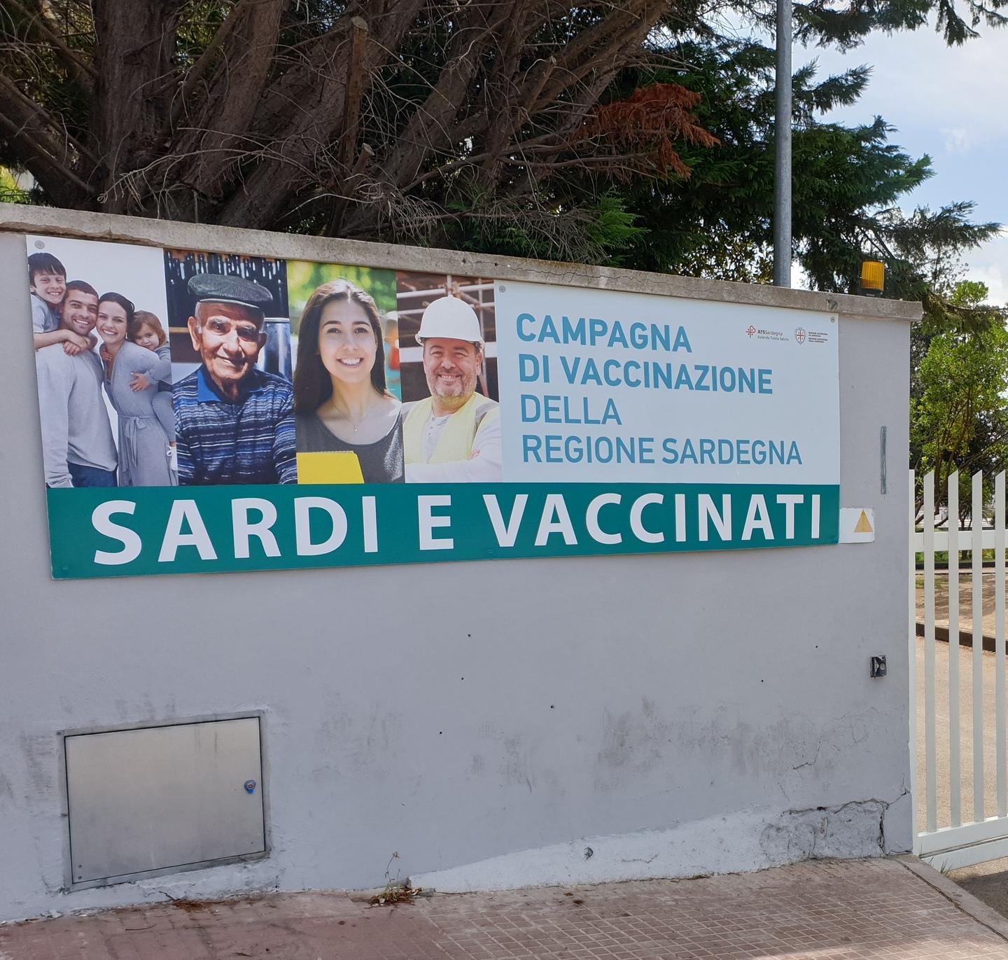 A casa 167 interinali: frenata per i vaccini in Sardegna