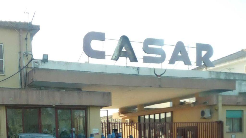 Incidente sul lavoro alla Casar di Serramanna, una donna ferita a una mano