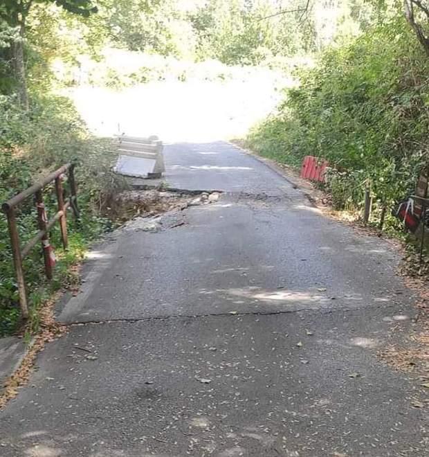 Ponte in via di Meolla petizione dei cittadini per la riapertura 
