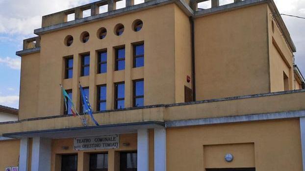 L’agonia del “Tumiati” Il teatro ristrutturato ma non ancora agibile