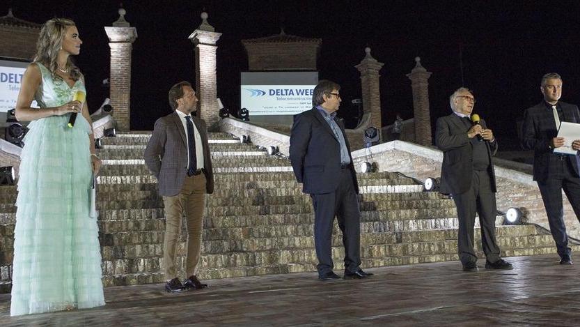 Eleganza e bellezza sfilano ai Trepponti Moda e solidarietà