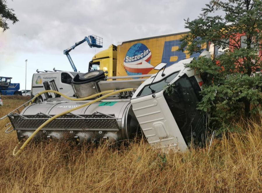 Pavullo Frontale sulla Giardini tra auto e camion: due feriti gravissimi 