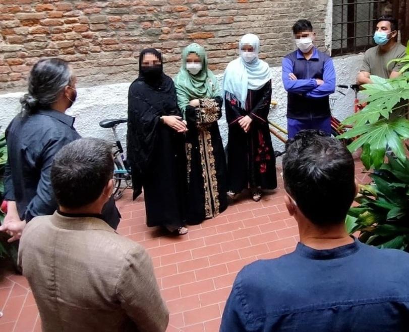 Ferrara, il racconto dei profughi: «Così siamo scappati dall’inferno di Kabul»