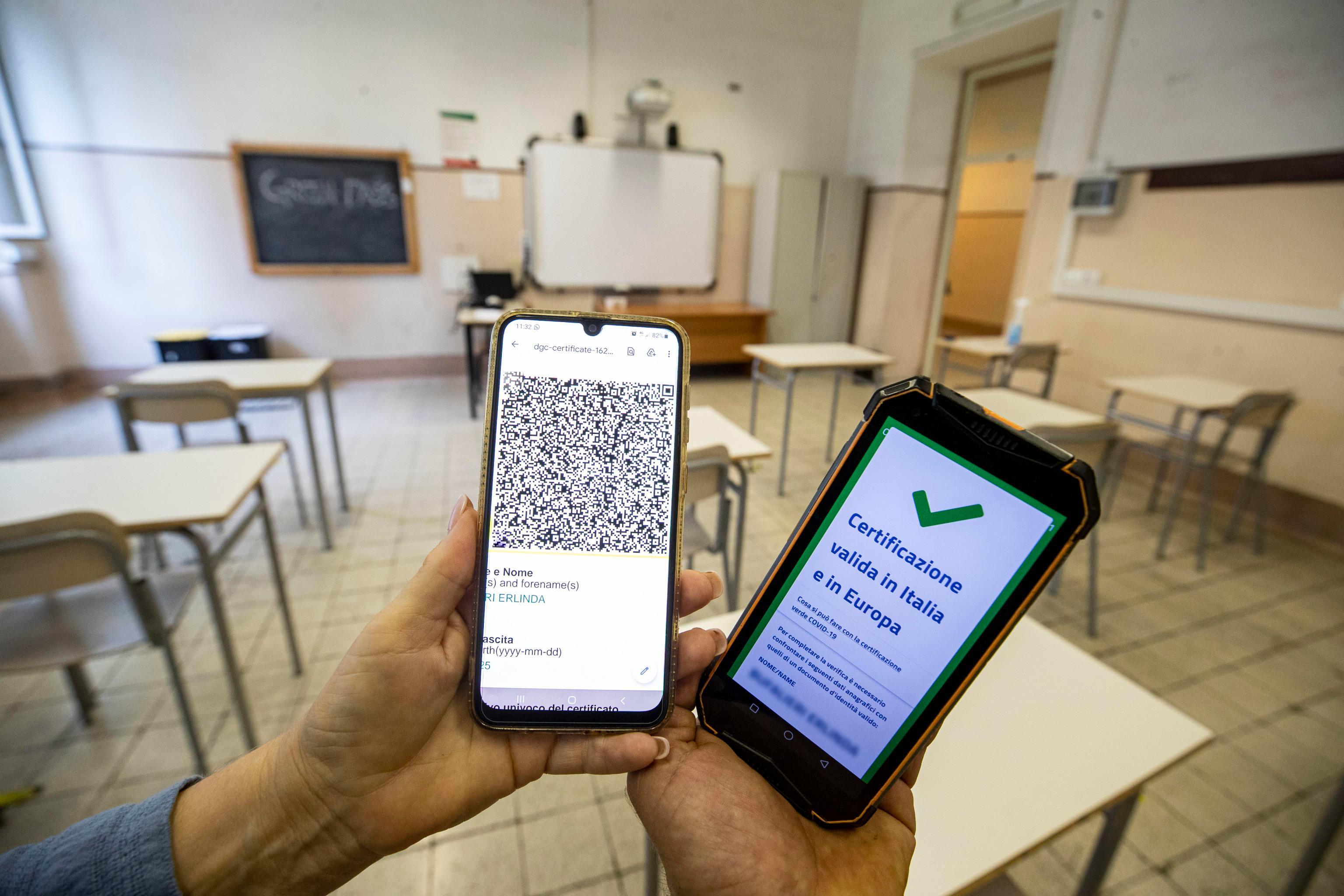 Ferrara, Green pass a scuola: i presidi sono pronti 