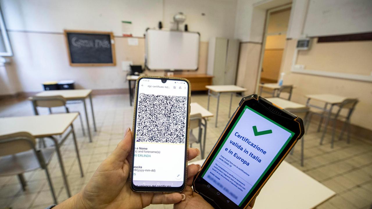 Ferrara, Green pass a scuola: i presidi sono pronti