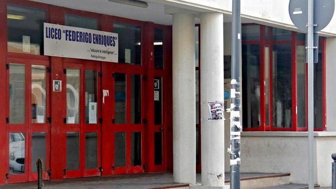 Esclusi dal liceo con il sorteggio: «Già comprati anche i libri...»