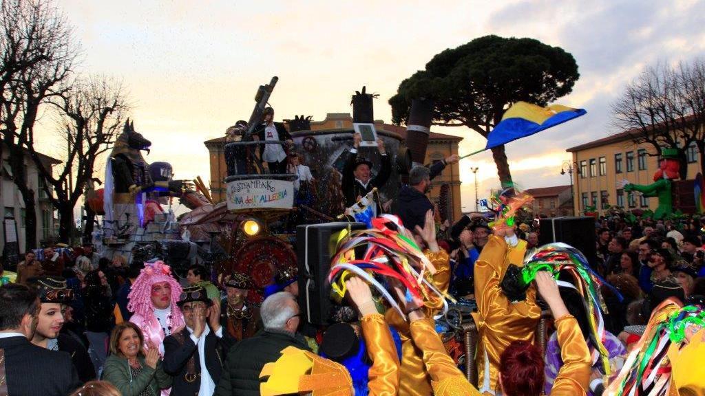 Il Carnevale 2022 rischia di saltare: «Noi non siamo come Viareggio»
