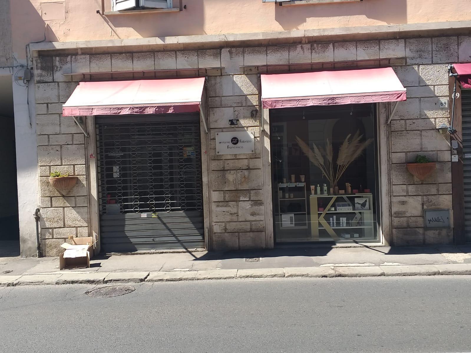 Il parrucchiere derubato