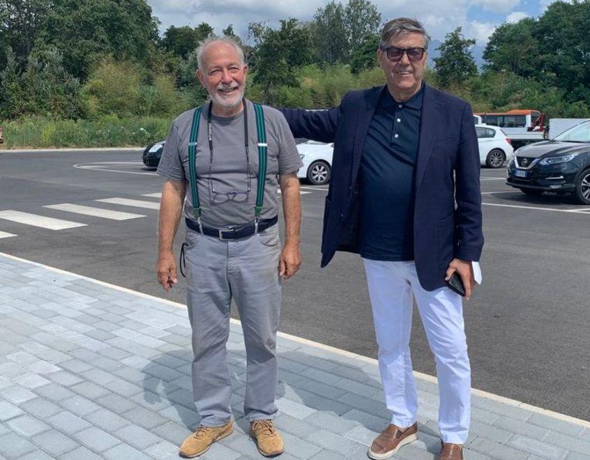 Panchine d’autore per il nuovo parcheggio donate da Guido Frilli 