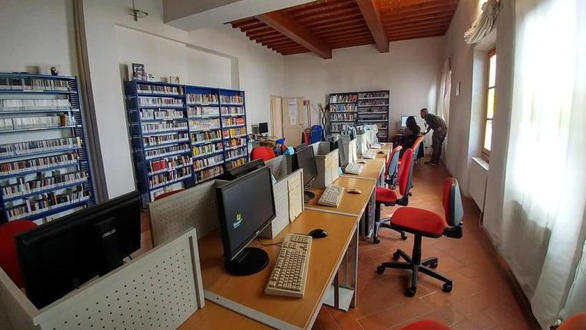 Orario più lungo alla biblioteca comunale “Fucini”