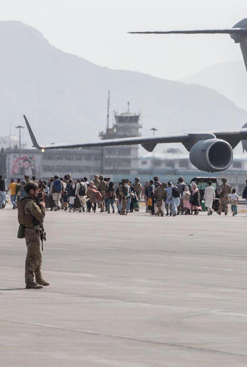 Arrivano in città i primi 26 profughi afghani