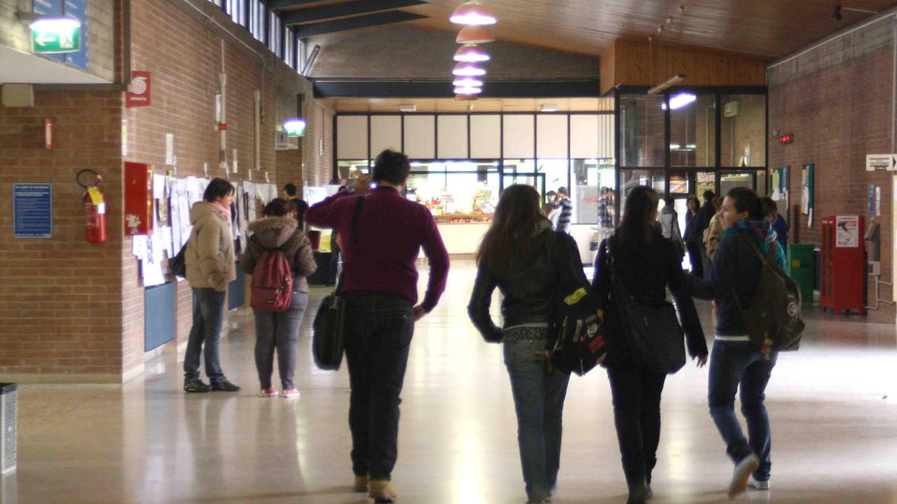 Ferrara, all'università scattano i controlli a campione