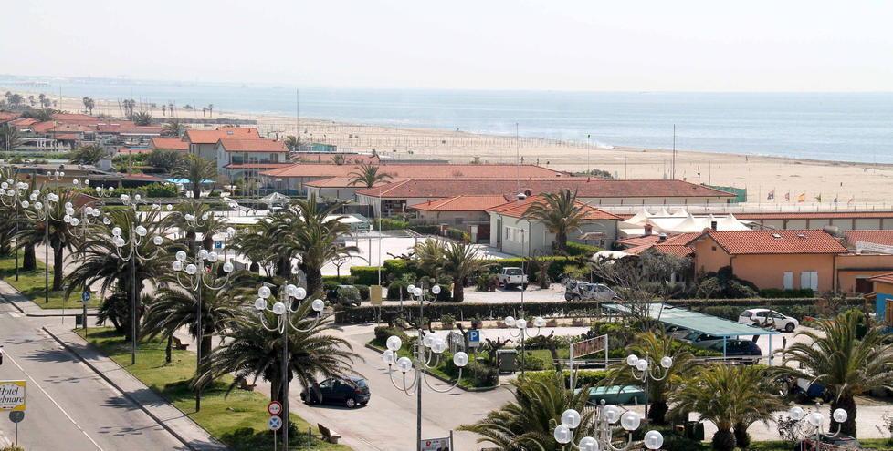 Il lungomare di Marina di Pietrasanta foto d’archivio