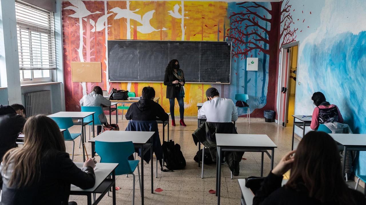 Boom di reggenze nelle scuole apuane