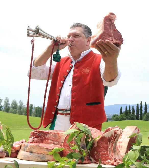 Castagneto a tavola con Dario Cecchini e il gran ritorno della testina di cinghiale 