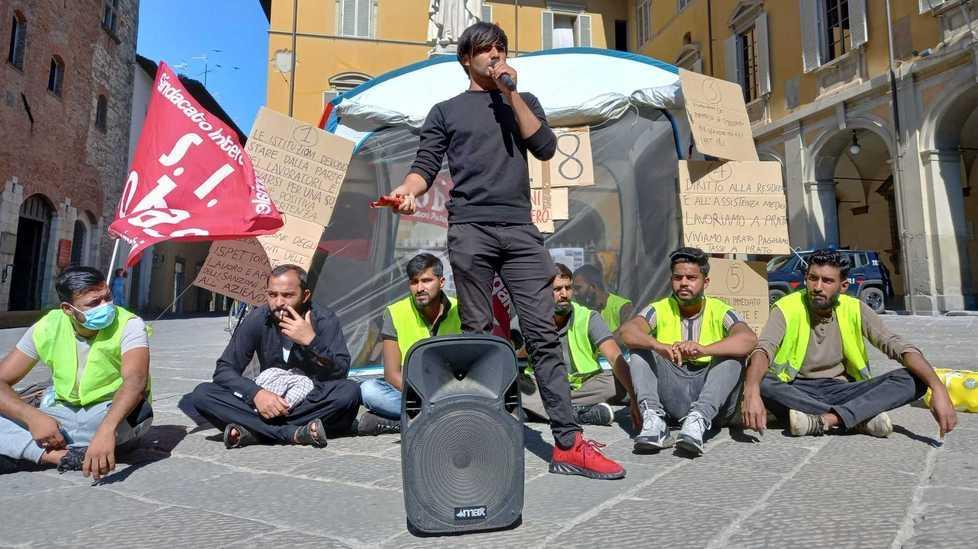 Gli operai Texprint in tenda «Pretendiamo una risposta» 