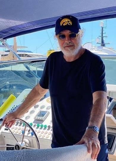 Flavio Briatore: «Chiedo scusa a Ragnedda e ai cittadini di Arzachena» 