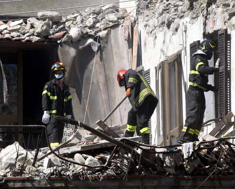 Fuga di gas, muore nell’esplosione della casa. L'ipotesi di una perdita